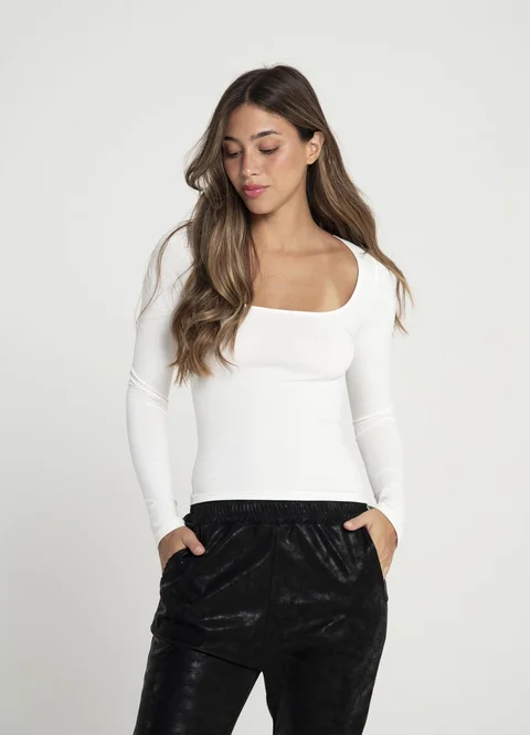 Remera m/larga jersey spandex escote cuadrado 