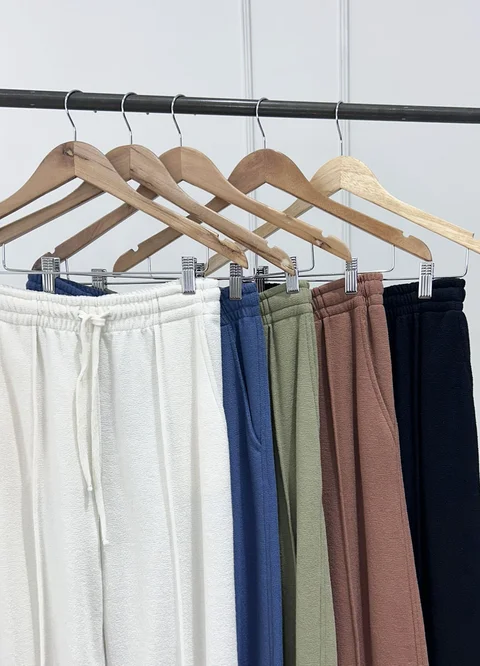 Pantalon tejido rustico con alforza