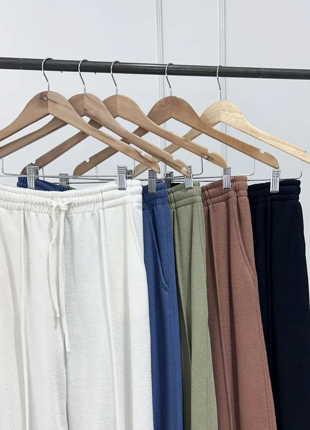 Pantalon tejido rustico con alforza