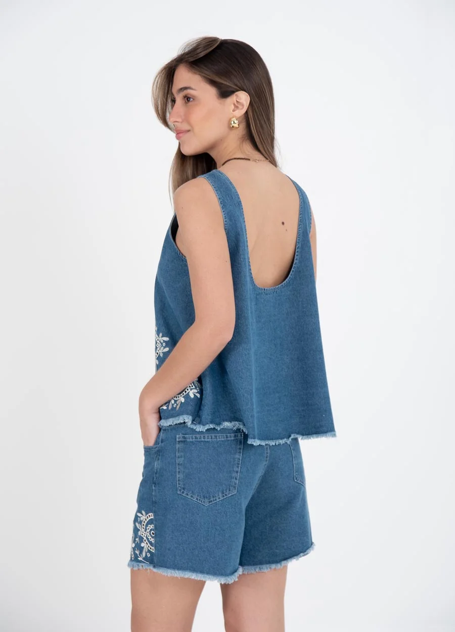 Short denim calado 