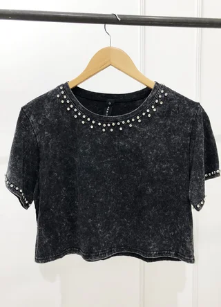 Remera con strass en escote y manga  - Vista 4