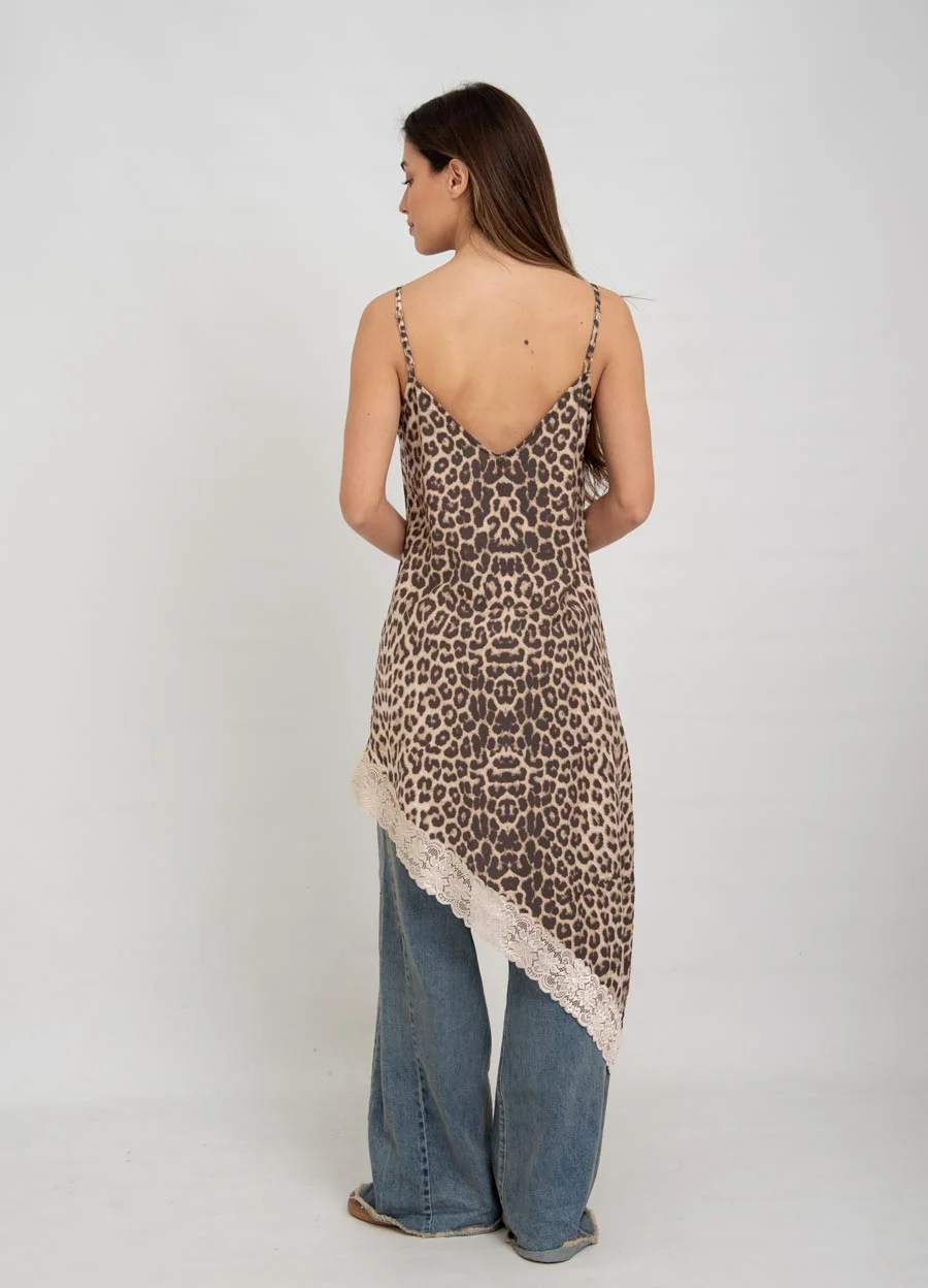 Vestido sedita con recortes y puntilla 