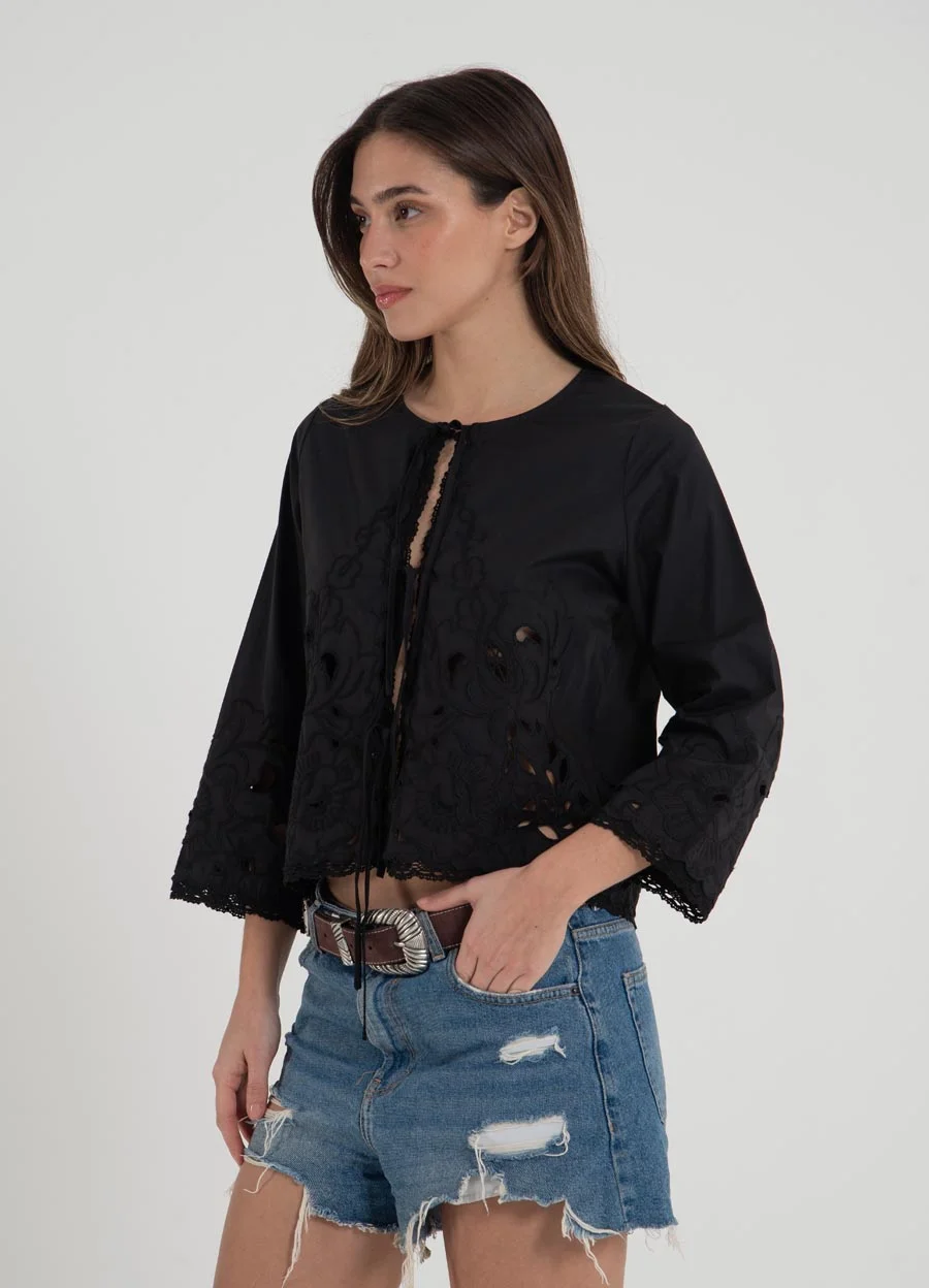 Camisa calada para atar 