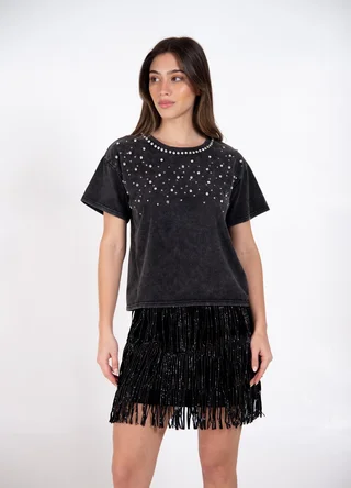 Remera prelavada con strass en escote  - Vista 3