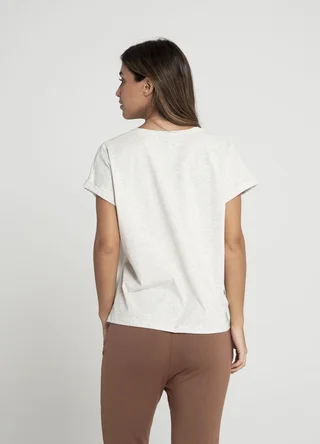 Remera jersey spandex escote V con tajito  - Vista 3