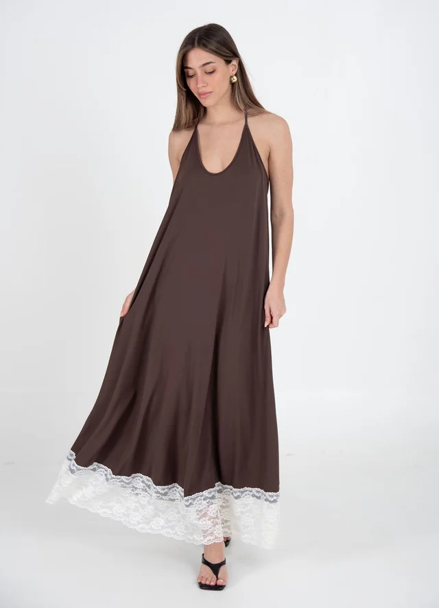 Vestido largo liso con puntilla 