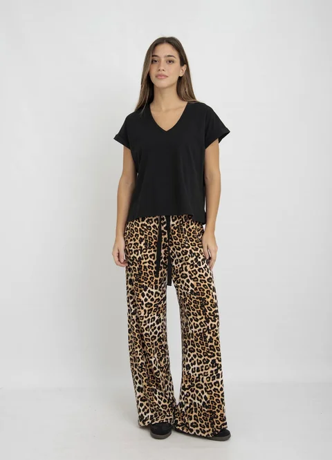 Remera jersey spandex escote V con tajito 