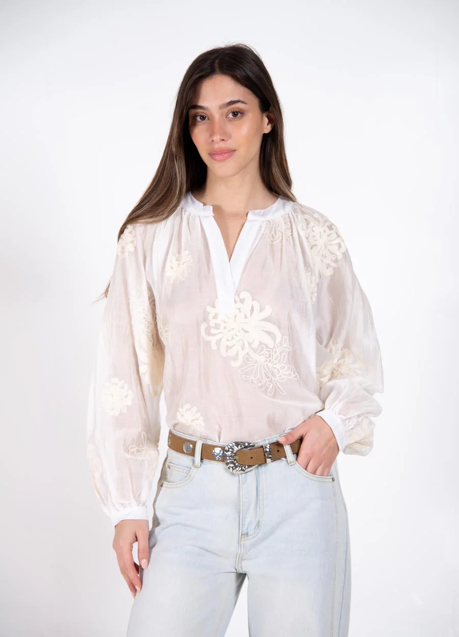 Maxi blusa bordada escote V