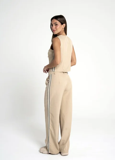 Pantalon sastrero con cordon y detalle lateral 