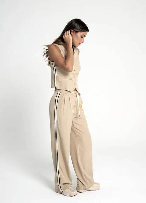 Pantalon sastrero con cordon y detalle lateral 