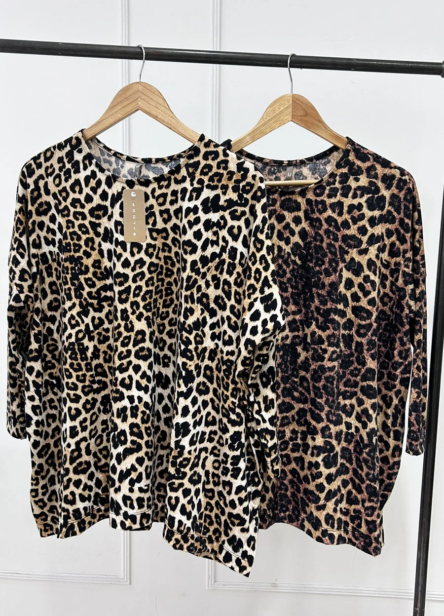 Remera print m/larga con tajito