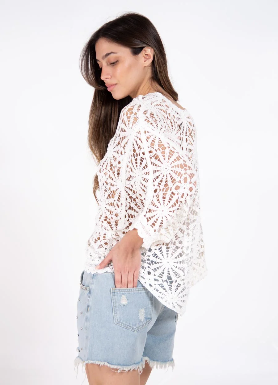 Short de jean con aplique piedras 