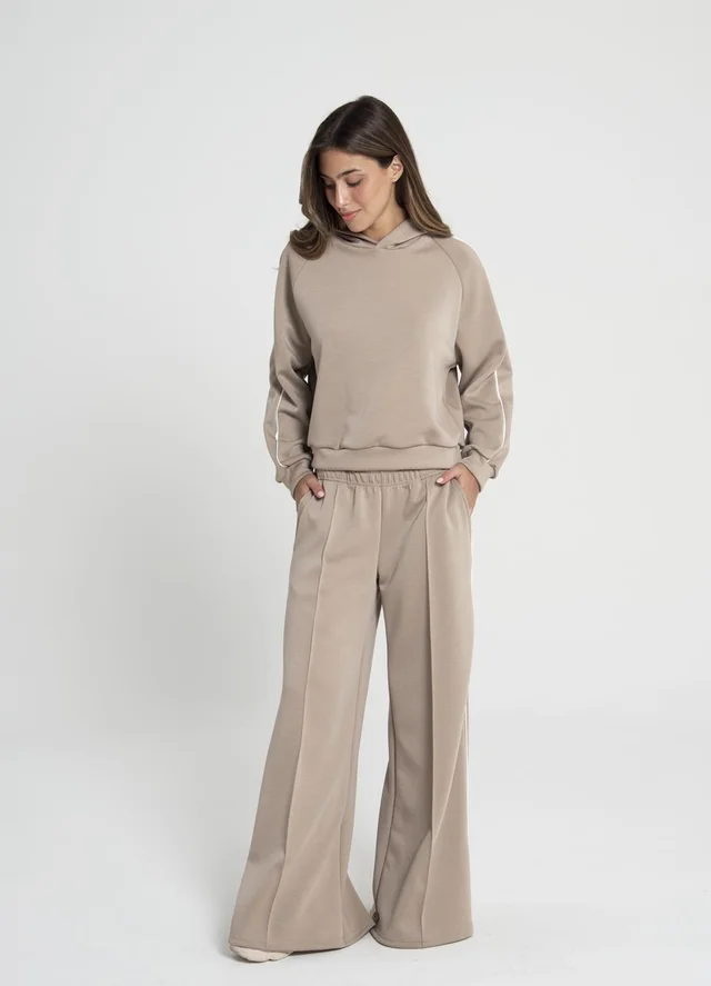 Buzo deportivo con vivo en manga 