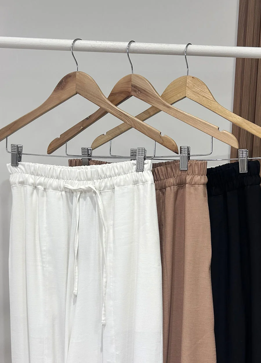 Pantalon tencel con recorte 