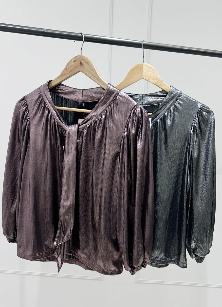 Blusa metalizada con lazo