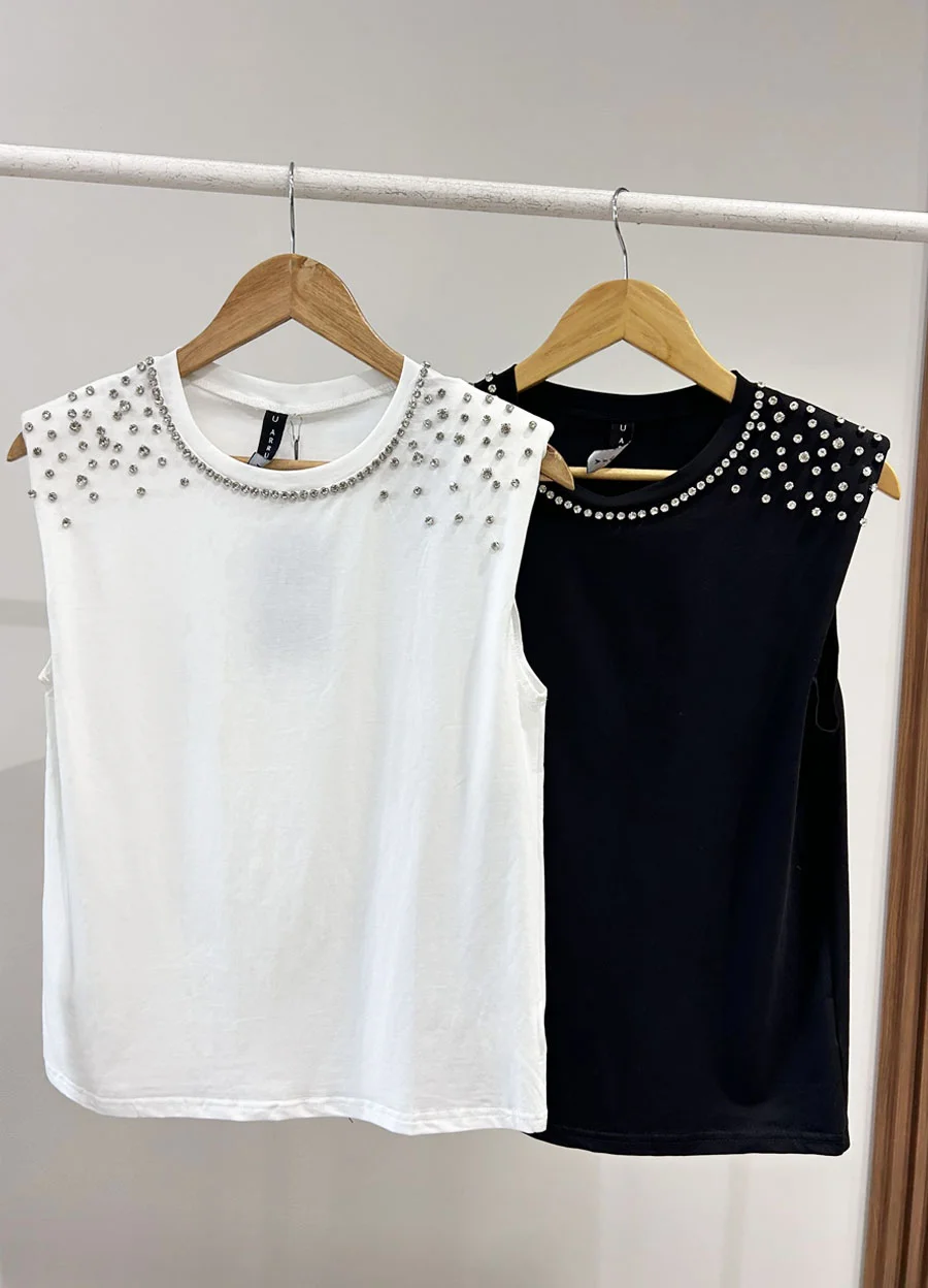Musculosa con piedras en hombro 
