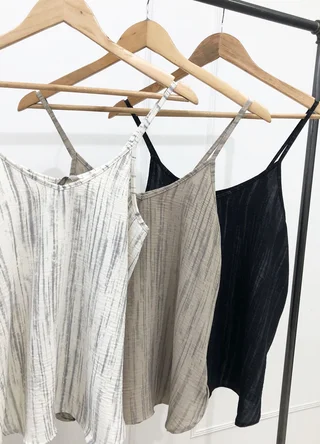 Musculosa sedita estampada bretel fino  - Vista 5