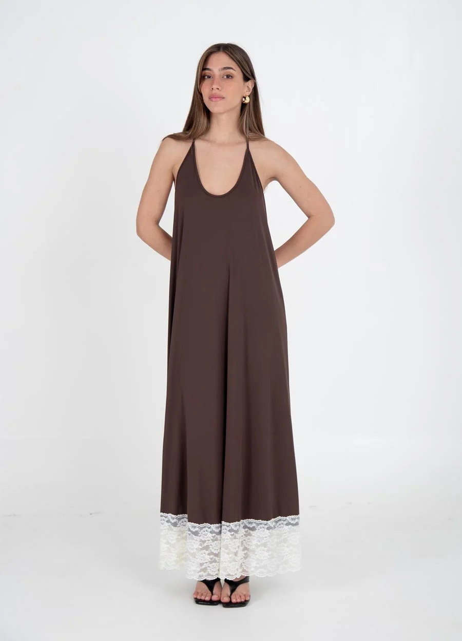 Vestido largo liso con puntilla 