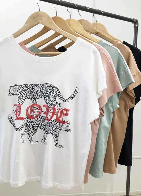 Remera LOVE LEOPARDO
