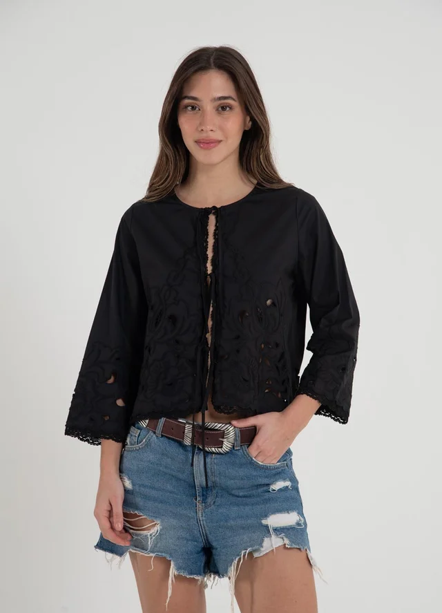 Camisa calada para atar 