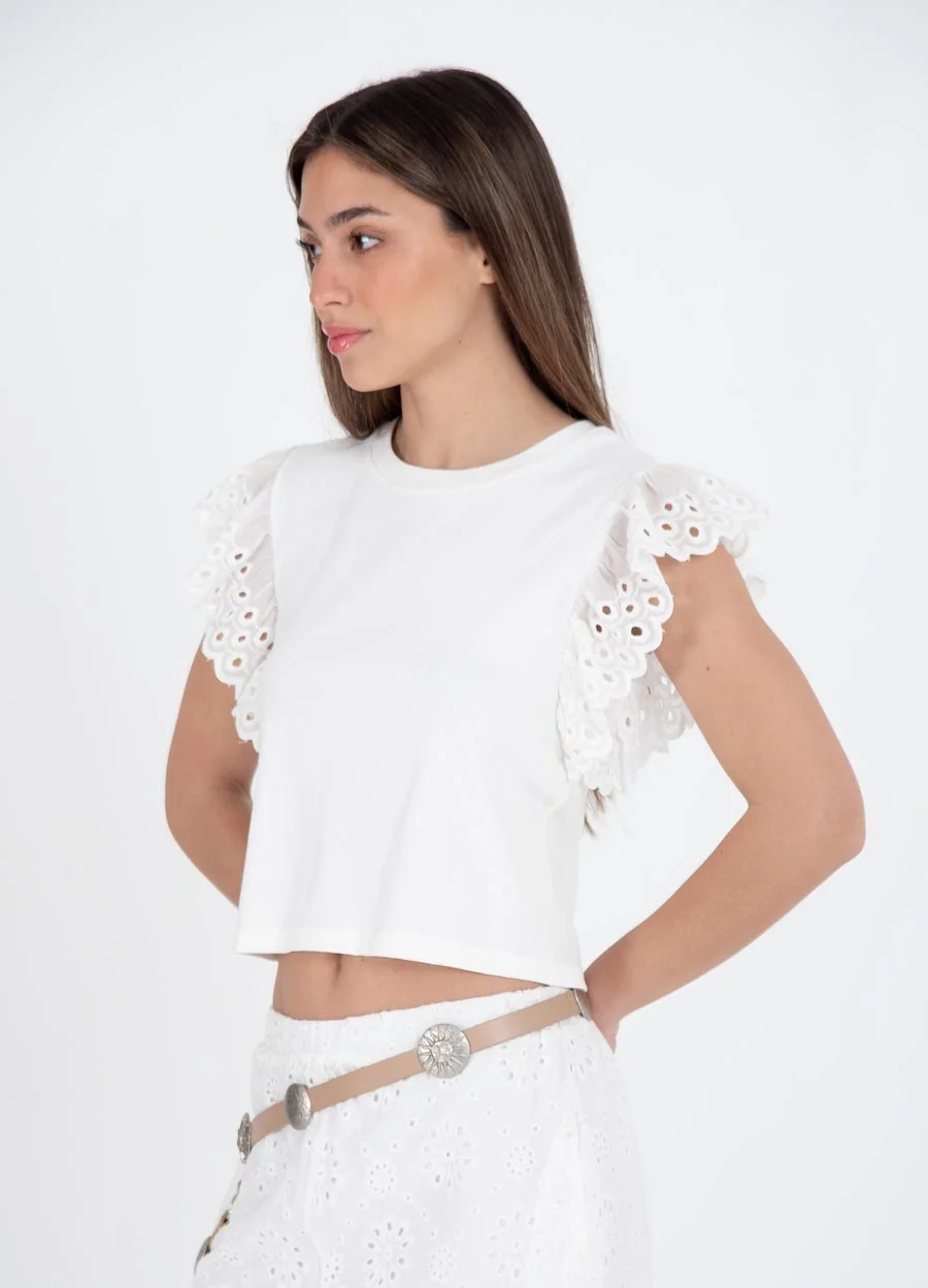Remera crop broderie 