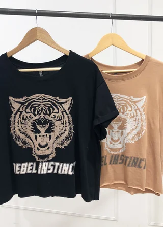 Remera REBEL INSTICT - Vista 4