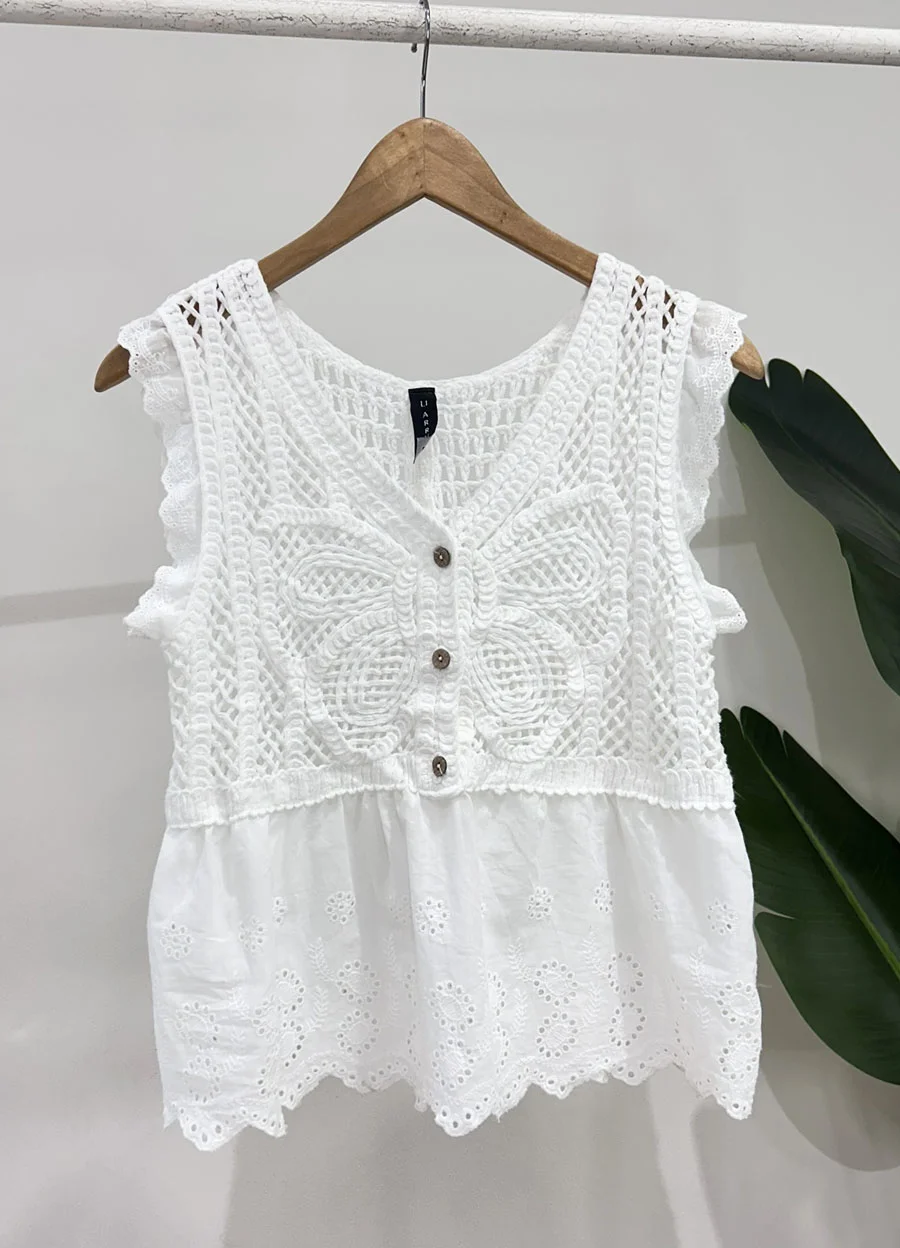 Blusa crochet con recorte combinada 