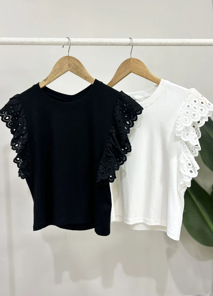 Remera crop broderie 