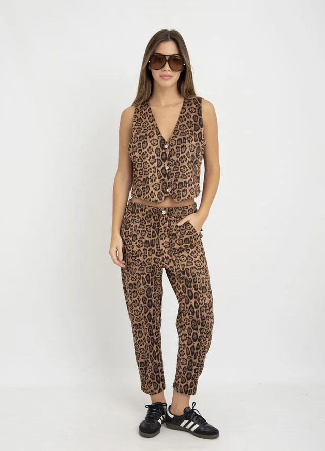 Chaleco print con broche 