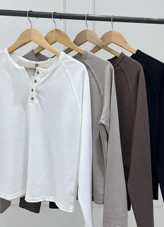 Buzo con botones tejido rustico  - Vista 5