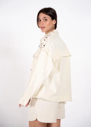 Chaqueta denim con tachas y piedras  - Vista 5