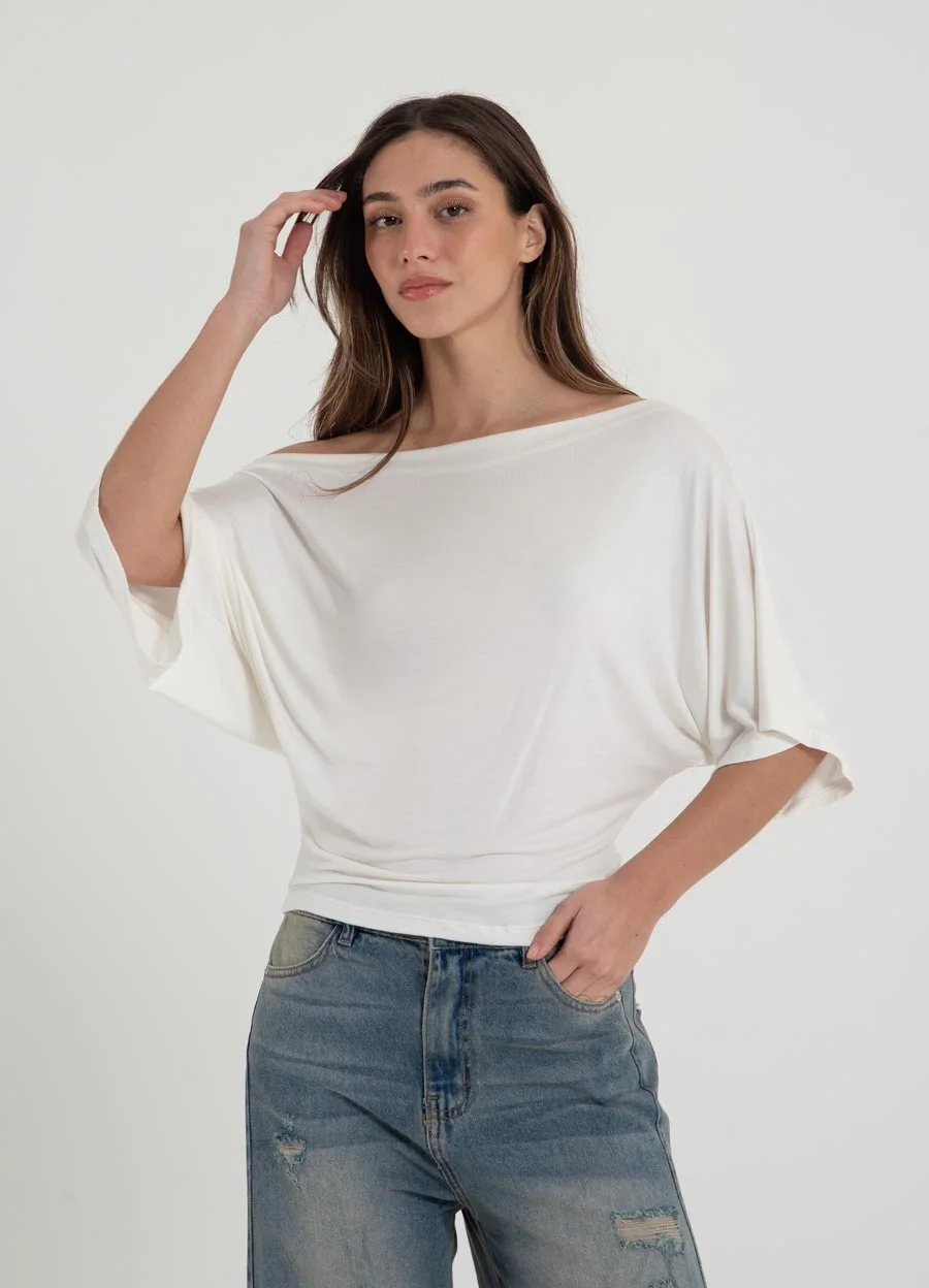 Remera escote abierto viscosa 