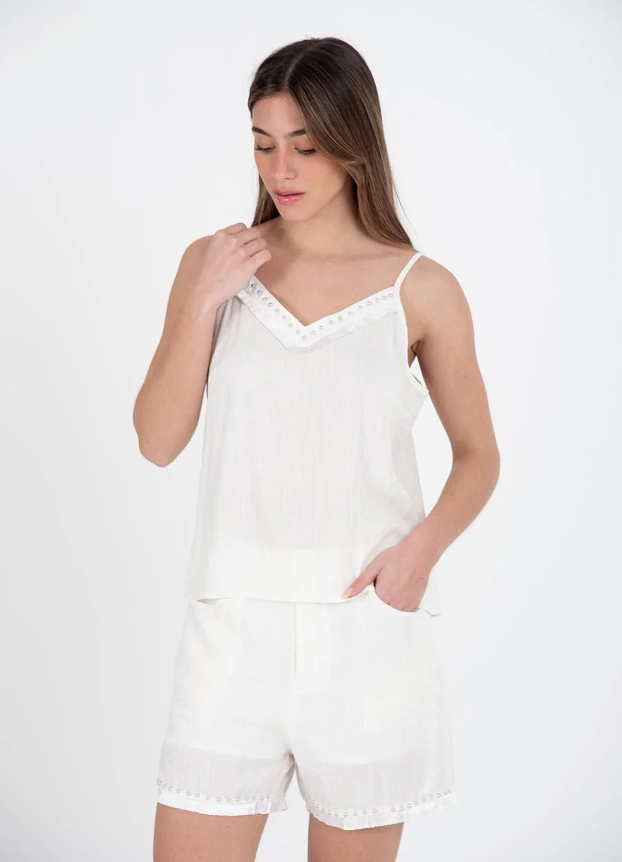Short con tachas y flequitos 