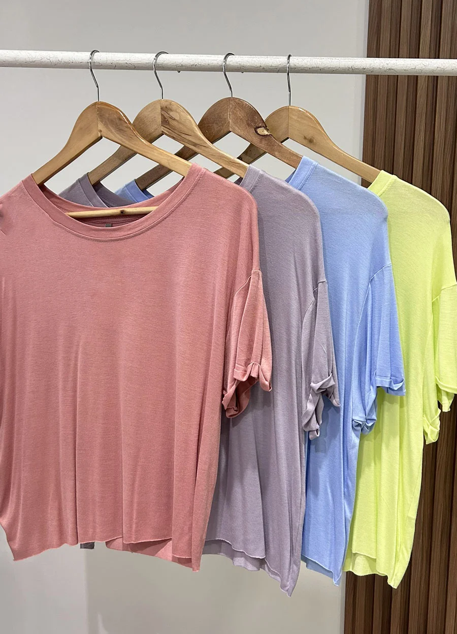 Remera con dobladillo viscosa 