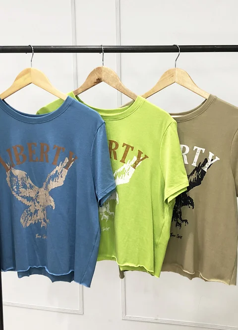 Remera LIBERTY al corte