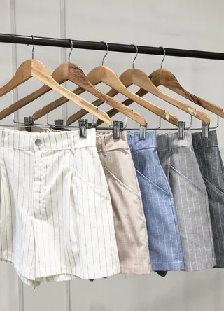 Short  lino rayado con boton - Vista 4