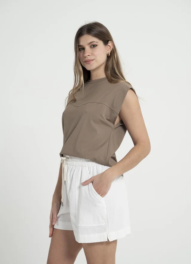 Short lino algodon con tajito