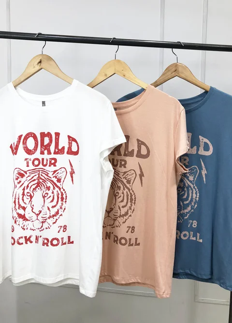 Remera WORLD TOUR