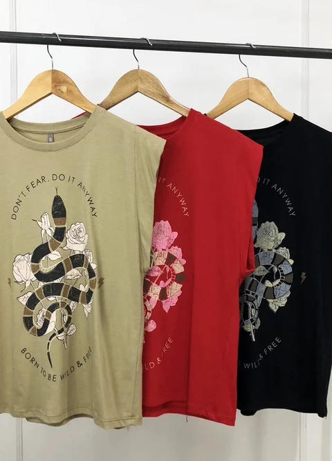 Remera DONT FEAR SERPIENTE