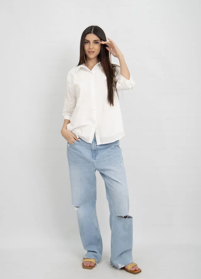 Camisa manga 3/4 bordado en manga y hombro