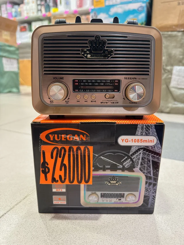 PARLANTE CON RADIO