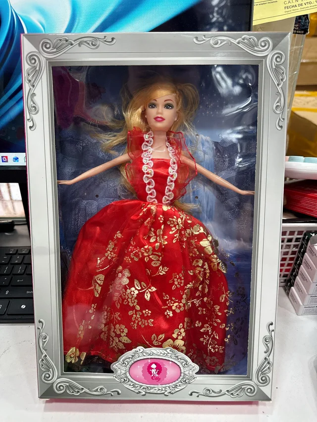 MUNECA SOLA