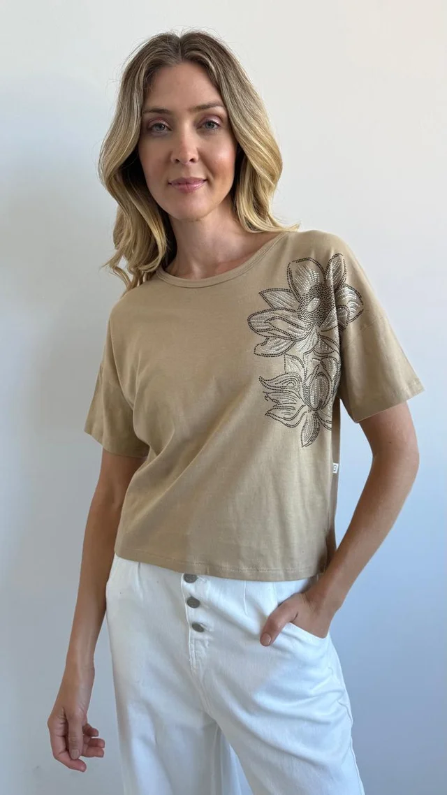 4-3752 - Remera Maha
