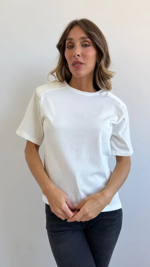 4-3718 - Remera MARTINICA