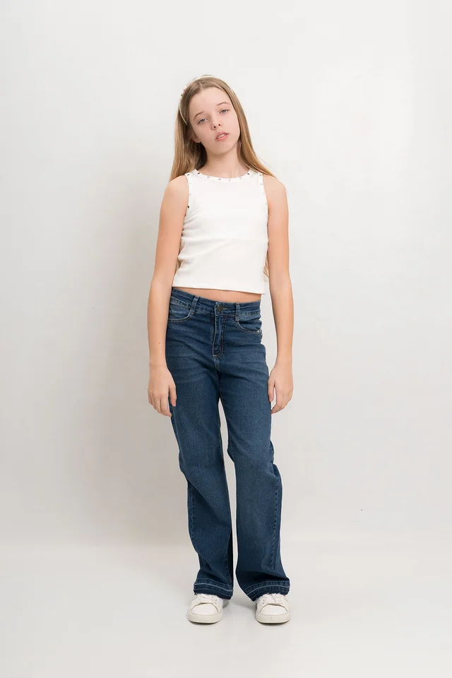 Jean Flare Lou Elastizado Con Tachas En Forma De Corazones En Bolsillos Traseros