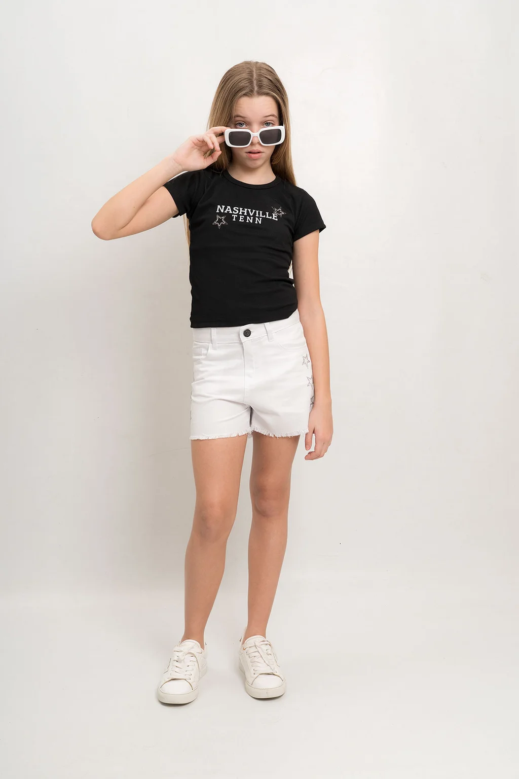 Short Mia En Gabardina Color Con Estrellas Aplicadas De Strass - 3
