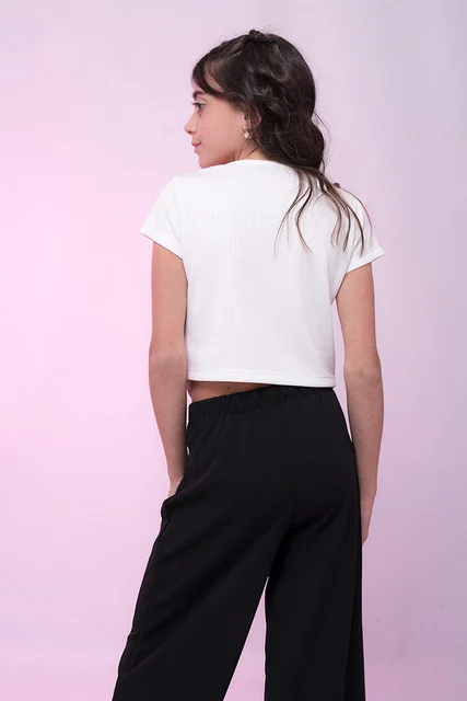 Remera  En Pico con strass en lagrima  y ruedo