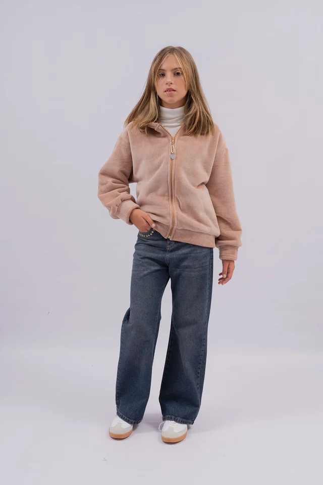 Jeans Wide Leg En Tono Vintage Matizado, Con Detalles De Tachas En Los Bolsillos