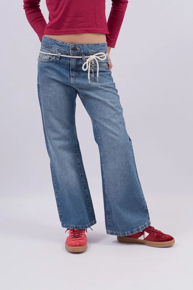 Jeans Wide Leg Con Calce Relajado A La Cadera , Sobreteñido Vintage Y Detalles