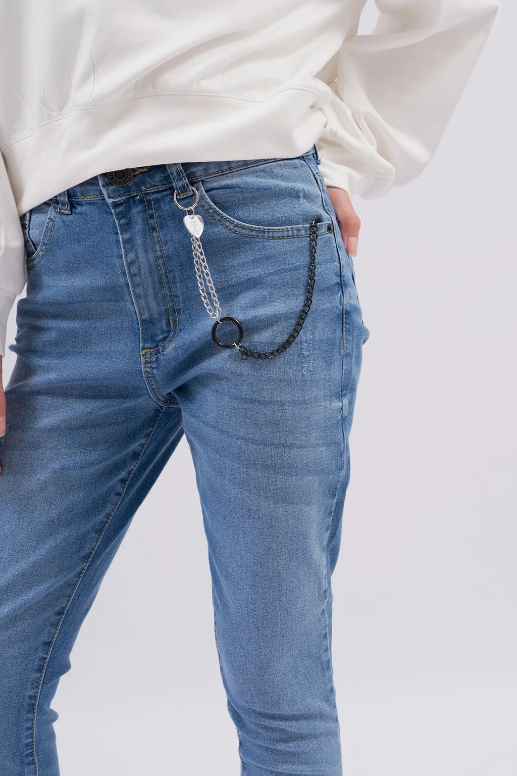 Jeans Elastizado Con Colgante Artesanal - 4